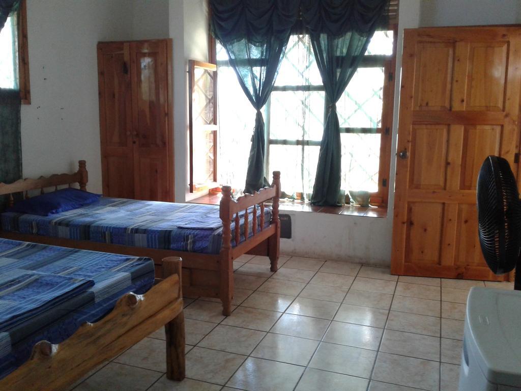 Villa Tortugas Monterrico Eksteriør bilde